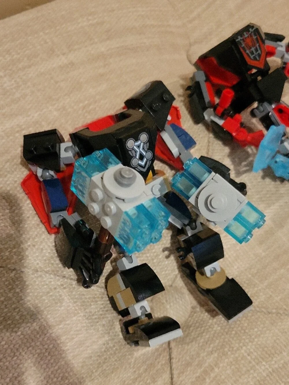 LEGO✨️3 Buildable Superhero Mechs with 3 Minifigures - Red, Blue, Black